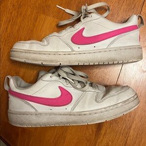 Nike Sneakers (youth 5.5)
